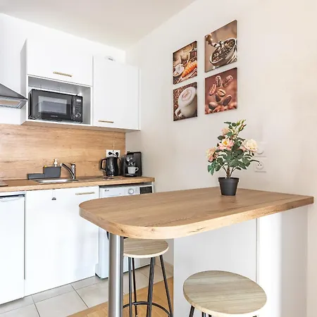 Appartement Neuf Proche Parc De / Rer